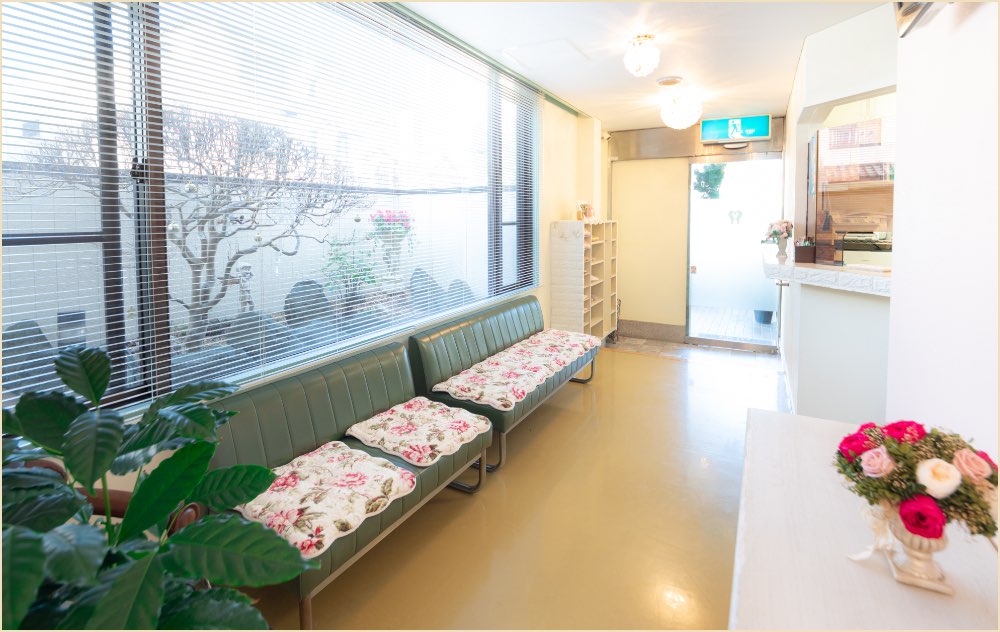 華輝光デンタルクリニック（華輝光DentalClinic・はなきひかるデンタルクリニック）- 静岡市清水区の歯科医院（審美歯科）待合室